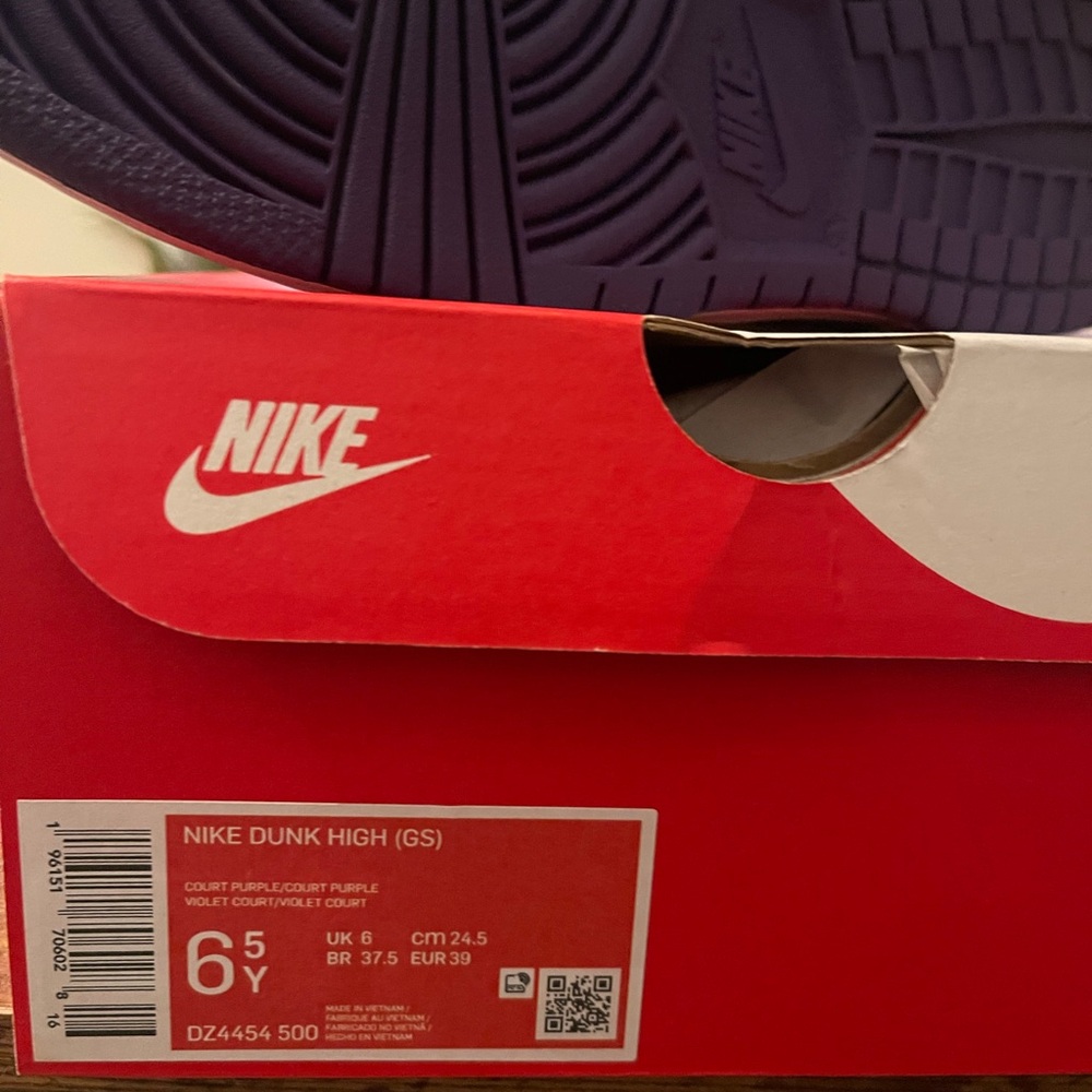 Big Kids Nike High Top Dunks “Lakers” colors - Picture 6 of 6